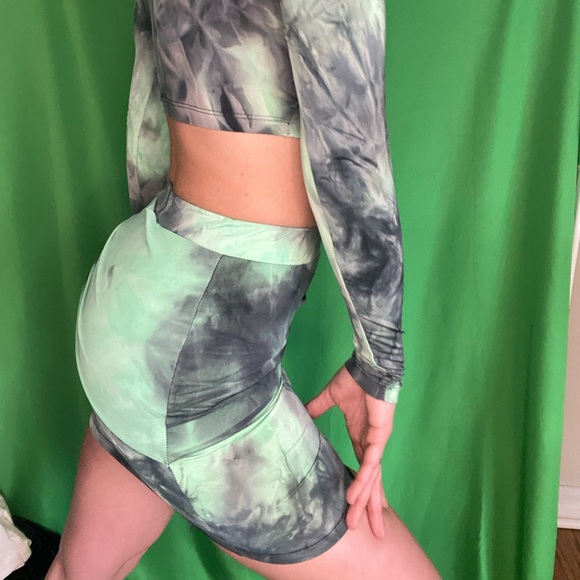 Crop top and skirt. Unique color and sewing - Picture 4 of 7